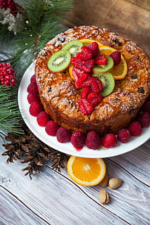 panettone vegà, pastís, kiwi, taronja, fruita, baies, placa, gerds, menjar i beguda, menjar, menjar dolç, dolç, postres, fruites de baies, frescor, llest per menjar, maduixa, al forn, indulgència, alimentació saludable, cap gent, temptació, taula, vista d’angle alt, natura morta, pastís de fruita, element de pastisseria al forn, pastís - postres, 5K, CC0, domini públic, lliure de regalies