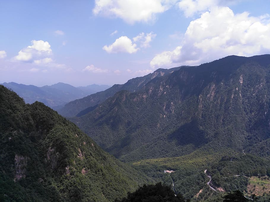 continu, tranquil, muntanyes, núvols, les muntanyes, muntanya, Serra, paisatge, núvol - cel, cel, naturalesa, escenics - natura, bellesa a la natura, escena tranquil·la, tranquil·litat, medi ambient, escena no urbana, idíl·lic, cap gent, dia, planta, arbre, vall, a l'aire lliure, viatjar, rang, cim de muntanya, 4K