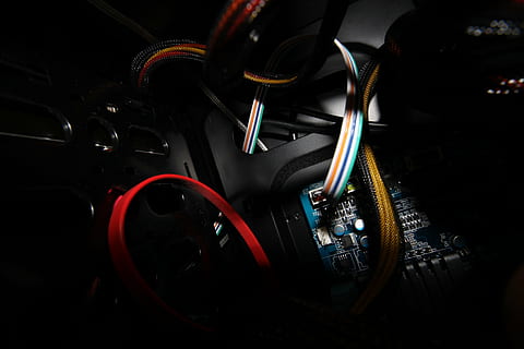 cavi, blu, scheda di circuito, computer, componenti, attrezzatura, tecnologia, cavo, connessione, in casa, avvicinamento, nessuno, complessità, comunicazione, industria elettronica, elettricità, industria, natura morta, rete di computer, materiale elettrico, cavo del computer, colore nero, pannello di controllo, cultura artistica e intrattenimento, Alimentazione elettrica, 4K, CC0, dominio pubblico, privo di copyright