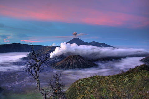 gunung, awan, keemasan, jam, gunung berapi, bumi, langit, pemandangan, lingkungan Hidup, poster, cuaca, awan - langit, scenics - alam, keindahan di alam, tanah, alam, ketenangan, tujuan wisata, adegan yang tenang, asap - struktur fisik, adegan non-urban, di luar rumah, kawah gunung berapi, geologi, tidak ada orang, kekuatan di alam, puncak gunung, 2K, CC0, domain publik, bebas royalti