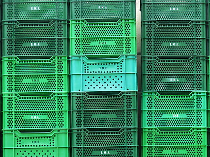 vert, lot de caisse en plastique, des boites, Contexte, texture, Plastique, serveur de réseau, La technologie, réseau informatique, ordinateur, Les données, la communication, sécurité Internet, ordre, partie informatique, Cloud computing, industrie, communications globales, plein cadre, arrière-plans, modèle, personne, répétition, forme, conception, fermer, couleur verte, Forme géométrique, texturé, à l'intérieur, métal, trou, verre - matériel, dans une rangée, architecture, moderne, abstrait, couleur turquoise, 4K, CC0, domaine public, libre de droits