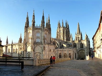 katedrála, Španělsko, architektura, fasáda, památek, kámen, chrám, poutníků, způsobem st james, starý, historický, cestovní ruch, město, destinace, Dějiny, stavba, venku, exteriér budovy, náboženství, místo uctívání, nebe, budova, duchovno, víra, minulost, skutečných lidí, životního stylu, cestovat, čisté nebe, Příroda, věž, 4K, CC0, veřejná doména, bez autorských práv