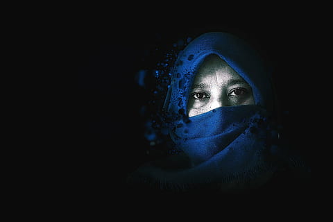 asmuo, dėvintis galvą, manipuliacija, portretas, redagavimas, poslinkis, veidas, mėlyna, žmonių, siaubas, monstras, baimė, gyvenimo būdas, akys, fantazija, dizainas, Moteris, Helovinas, skaitmeninis, manipuliuoti, tamsus, kaukolė, nuotrauka, juoda, koliažas, simbolis, vyras, mergina, jauni, asmuo, raudona, Creepy, Patinas, priekyje, plakatas, paslaptis, moterys, žmogaus veidą, baisu, šydas, vienas asmuo, religinis šydas, velnias, šūvis į galvą, suaugusiųjų, jaunuolis, žiūri į fotoaparatą, akis, patalpose, juodas fonas, žmogaus kūno dalis, kūno dalis, Iš arti, žmogaus akis, saugumą, Vaizdas iš priekio, naktis, studija, agresija, neaiškus veidas, gaubtas - drabužiai, 1080P, CC0, Viešasis domenas, nemokamai