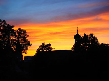 cielo, tramonto, nuvole, giallo, campanile, giallo, campanile, Ulm, silhouette, architettura, albero, struttura costruita, esterno dell'edificio, colore arancione, costruzione, luogo di culto, credenza, religione, spiritualità, nuvola - cielo, pianta, nessuno, natura, destinazioni di viaggio, all'aperto, guglia, abbazia, 4K, CC0, dominio pubblico, privo di copyright