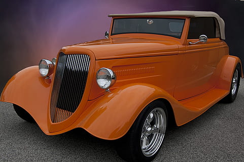 Oldtimer, alt, Jahrgang, klassisches Auto, klassisch, Auto, Automobil, Motor-, Transport, Fahren, Fahrzeug, Fahrt, draußen, keine Leute, Nahansicht, Tag, Transportmittel, Kraftfahrzeug, Landfahrzeug, Scheinwerfer, Retro-Stil, stationär, orange Farbe, Straße, Stadt, Sammlerauto, die Architektur, Antiquität, persönliches Landfahrzeug, 2K, CC0, gemeinfrei, lizenzfrei