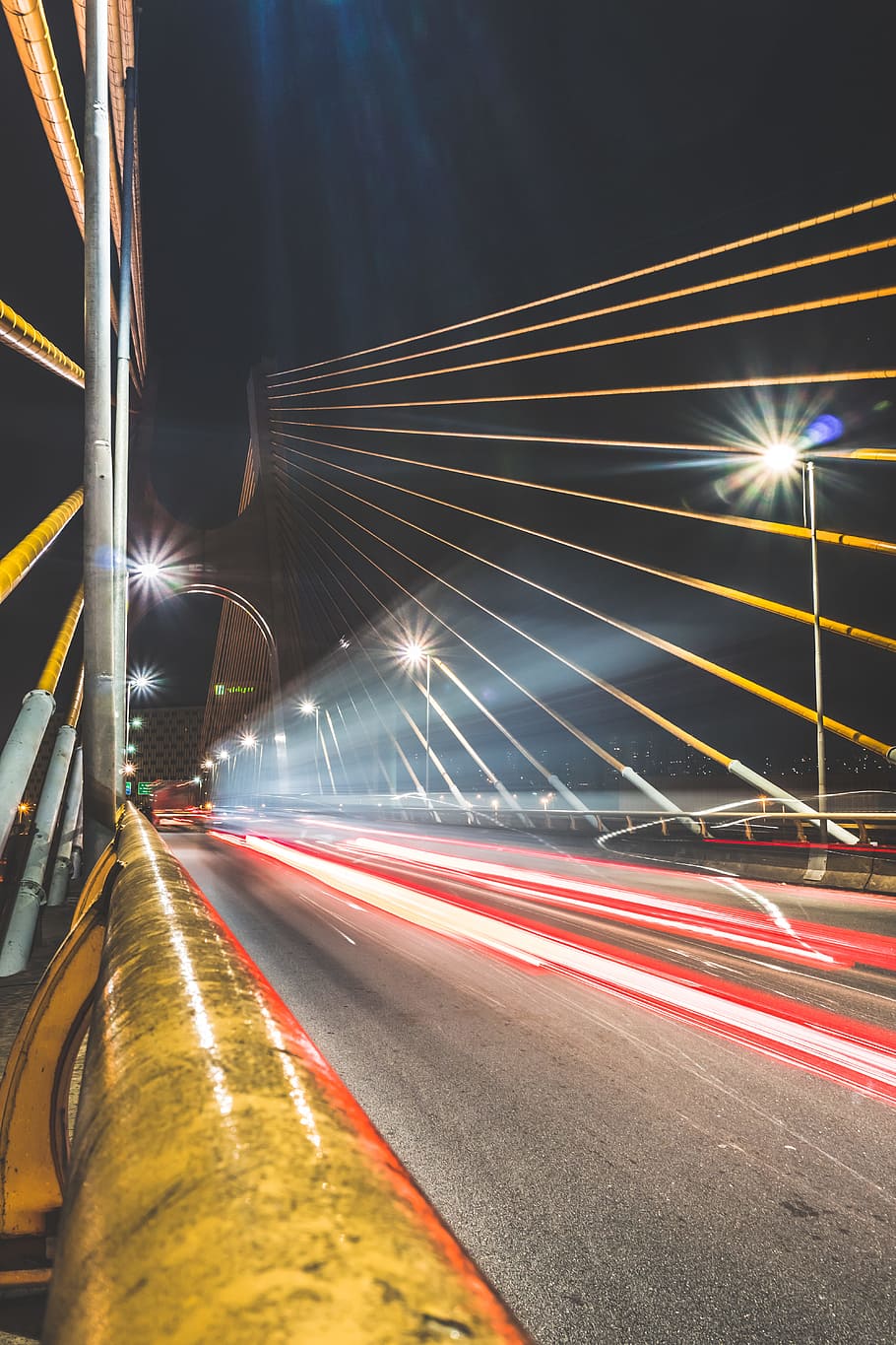 Straße, Beleuchtung, Nacht-, dunkel, verwischen, Brücke, Abend, Schnellstraße, Beratung, Autobahn, leichte Streifen, Langzeitbelichtung, Strassenlicht, Zeitraffer, Reise, städtisch, Lichtspur, beleuchtet, Geschwindigkeit, Bewegung, Transport, Bewegungsunschärfe, Stadt, die Architektur, der Weg nach vorn, Lichtstrahl, glühend, Richtung, keine Leute, gebaute Struktur, Lichtanlage, Brücke - künstliche Struktur, Licht, 5K