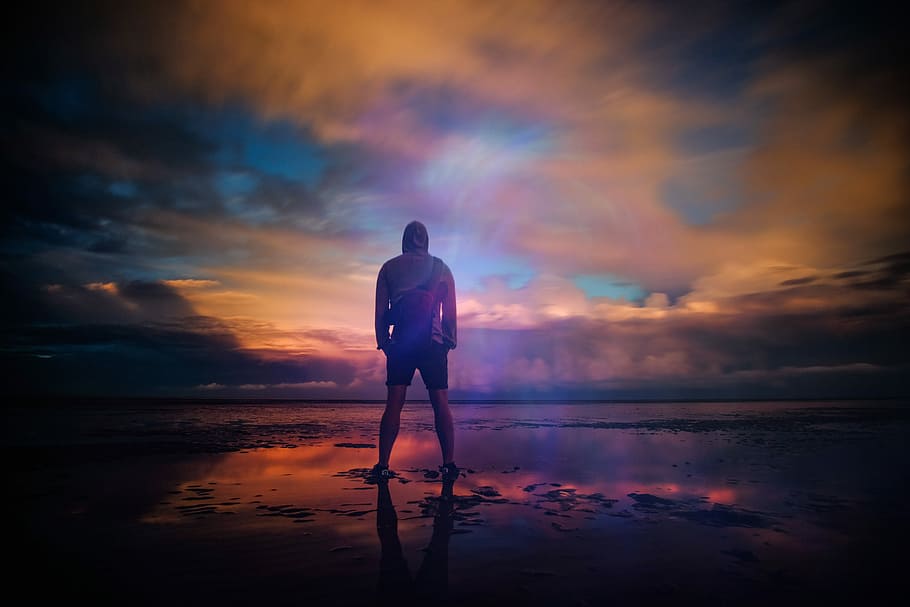 Mann, Stehen, triumphierend, Strand, Neu, Romney, suchen, Wasser, flach, Tiefe, Feldfotografie, Mitte, Wolke, Sonnenuntergang, Fitness, Lauf, Landschaft, Legende, lowepro, Tasche, Energie, dom, Fantasie, wolke - himmel, Himmel, Schönheit in der Natur, eine Person, echte Menschen, Szenen - Natur, Rückansicht, Meer, Land, ruhige Szene, in voller Länge, Lebensstile, Männer, Silhouette, Ruhe, Horizont über Wasser, 4K