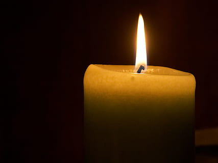 Nahaufnahmefoto, brennende Kerze, Kerze, Flamme, Licht, Feuer, dunkel, Verbrennung, Wachs, Kerzenlicht, glühen, brennen, Hitze, romantisch, heiß, Flackern, gemütlich, Hitze - Temperatur, glühend, kopieren sie platz, Studioaufnahme, drinnen, Feuer - natürliches Phänomen, schwarzer Hintergrund, Nahansicht, keine Leute, einzelnes Objekt, beleuchtet, orange Farbe, Natur, Lichtanlage, hell erleuchtet, 1080P, CC0, gemeinfrei, lizenzfrei