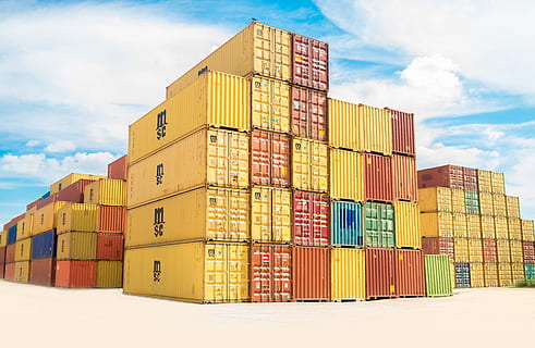 assorteret farver, arkiveret, intermodale, beholdere, container parti, kasser, beholder, himmel, kasse, konstruktion, godstransport, last container, transportmidler, havn, Forsendelse, kommerciel dock, industri, forretning, transportform, nautiske fartøj, handel, eksport, hav, stak, leverer, stabling, Indlæser, lager, udstyr, sky - himmel, arkitektur, stor gruppe af objekter, natur, mole, bygning, dag, udendørs, ingen mennesker, kasse - container, 4K, CC0, offentligt domæne, royaltyfrie
