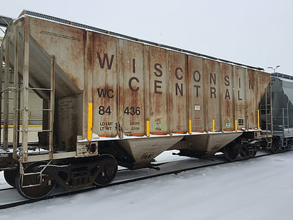 tremuja, wc, resistent, òxid, transport, transport de mercaderies, vies del ferrocarril, tren, contenidor de càrrega, manera de transport, vehicle terrestre, dia, naturalesa, cel, cap gent, arquitectura, indústria, tren de càrrega, negocis, estructura construïda, transport per ferrocarril, a l'aire lliure, cel clar, contenidor, camió, exterior de l'edifici, 2K, CC0, domini públic, lliure de regalies