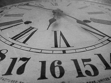 orologio, tempo, vecchio, mani, quadrante, mano minuta, romano, numero romano, numero, strumento del tempo, lancetta dell'orologio, nessuno, fotogramma intero, lancetta delle ore, avvicinamento, precisione, antico, Scadenza, il passato, storia, in casa, orologio da parete, 4K, CC0, dominio pubblico, privo di copyright