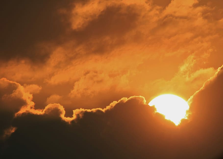 solnedgang, hav, sol, rund, oRB, indstilling, skyer, lyse, natur, himmel, sky - himmel, dramatisk himmel, skønhed i naturen, sollys, cloudscape, scenics - natur, atmosfære, solstråle, miljø, baggrunde, idyllisk, ærefrygt, ingen mennesker, mørk, udendørs, vind, abstrakt, Stærkt oplyst, 1080P