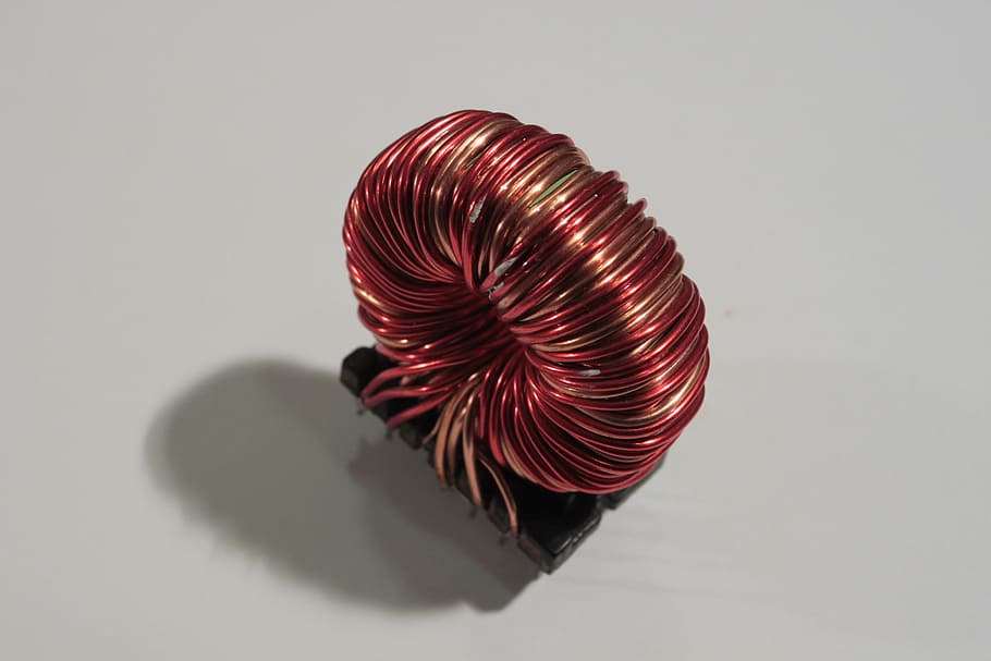 electrònica, ferrita, freqüència, alt, poder, canvi, toroide, toroidal, transformadors, tecnologia, tir de l'estudi, a l'interior, vermell, cap gent, ombra, fons blanc, primer pla, patró, fons gris, natura morta, gris, tallar, còpia espai, sol objecte, tèxtil, art i artesania, textura, creativitat, senzillesa, llana, 2K