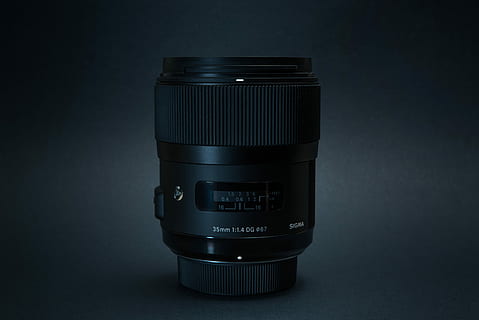 nero, telecamera, zoom, lente, obiettivo della fotocamera dslr, Tech, tecnologia, 35 millimetri, buio, luce, Ingranaggio, attrezzatura, sigma, arte, sigma art, primo len, sigma len, len, alessio soggetti, asoggetti, in casa, temi fotografici, nessuno, macchina fotografica - attrezzatura fotografica, singolo oggetto, girato in studio, attrezzatura fotografica, natura morta, avvicinamento, grigio, obiettivo - strumento ottico, tavolo, comunicazione, testo, sfondo grigio, moderno, numero, color argento, Camera digitale, 5K, CC0, dominio pubblico, privo di copyright
