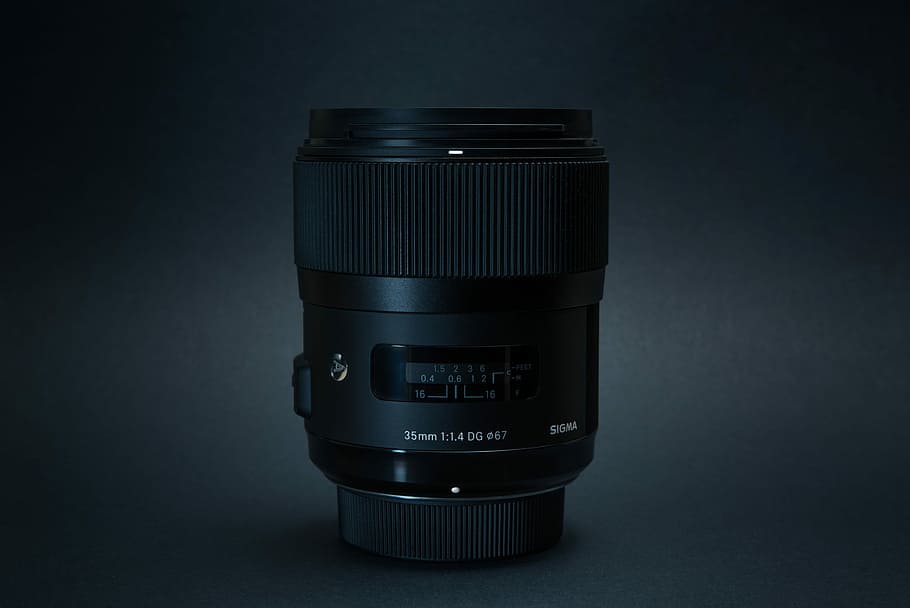 negre, càmera, zoom, lent, lent de la càmera dslr, tecnologia, 35 mm, fosc, llum, equipament, sigma, art, sigma art, prime len, sigma len, len, alessio soggetti, asoggetti, a l'interior, temes de fotografia, cap gent, càmera - equip fotogràfic, sol objecte, tir de l'estudi, equip fotogràfic, natura morta, primer pla, gris, lent - instrument òptic, taula, comunicació, text, fons gris, modern, nombre, color plata, càmera digital, 5K