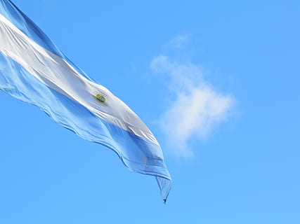 flag, argentina, dagtimerne, celeste, blå, himmel, lav vinkel visning, ingen mennesker, dag, natur, bevægelse, flyvende, hvid farve, tæt på, Midt i luften, miljø, vind, udendørs, kopiere plads, sky - himmel, sollys, form, gennemsigtig, direkte under, 2K, CC0, offentligt domæne, royaltyfrie