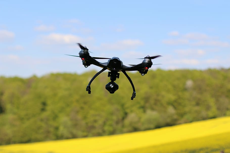 negre, drone, flotant, bosc, tècnica, tecnologia, innovació, hèlix, càmera, remot, control, robot, helicòpter, rotor, vídeo, volant, vigilància, fotografiar, fotografia, espia, volar, avions, camp, multicopter, joguina controlada a distància, vehicle aeri, hexacopter, a l'aire, cel, càmera - equip fotogràfic, moviment, naturalesa, temes de fotografia, cap gent, transport, dia, modern, a l'aire lliure, manera de transport, centrar-se en primer pla, medi ambient, equipament de suports, 5K