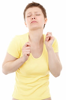 dona, tancament, ull, parlar, phoot, acció, dansa, ballarina, ballant, exercici, femella, noia, aïllat, joia, moviment, música, un, gent, posant, prim, blanc, jove, fons blanc, tir de l'estudi, una persona, roba casual, vista frontal, a l'interior, cintura cap amunt, tallar, de peu, groc, adult jove, homes, estils de vida, gesticulant, mascles, home jove, ulls tancats, femelles, adolescent, 2K, CC0, domini públic, lliure de regalies