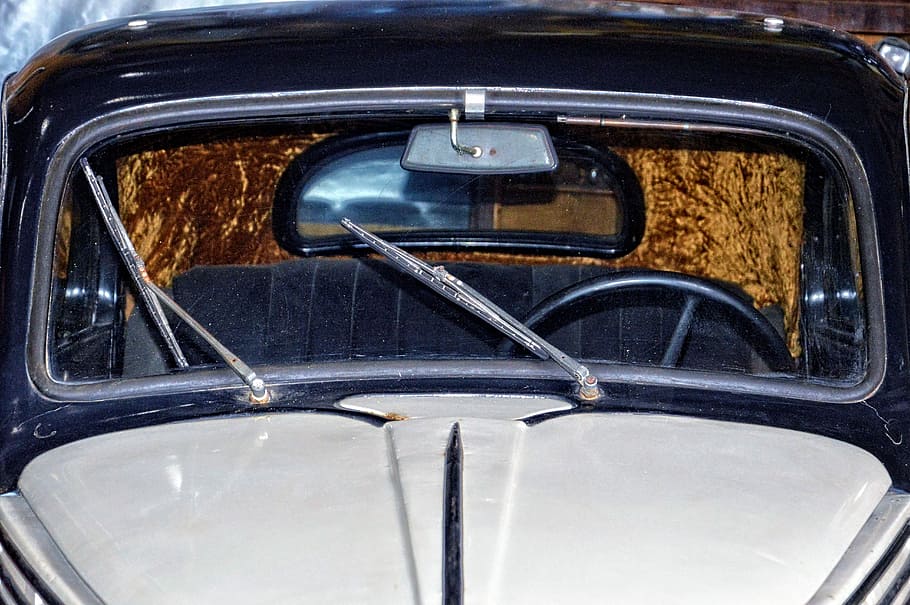 cotxe, frontal, eixugaparabrises, davant del cotxe, parabrisa, oldtimer, automàtic, vell, fiat, fiat 1100b, històricament, vehicle, cotxe de col·leccionista, cotxe d'època, crom, passat de moda, vehicle terrestre, transport, estil retro, clàssic, faro, antiguitat, primer pla, cap gent, manera de transport, automòbil, metall, dia, reflexió, marc complet, viatjar, a l'aire lliure, brillant, part del vehicle, color plata, 5K