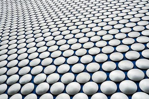 close-up photography, white, wallpaper, architecture, building, infrastructure, structure, establishment, condominium, art, design, full frame, backgrounds, pattern, no people, shape, repetition, geometric shape, day, circle, textured, arrangement, modern, indoors, flooring, built structure, nature, large group of objects, roof tile, 4K