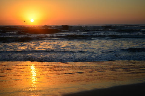 de praia, Sol, mar, céu, beleza, natureza, agua, horizonte, panorama, harmonia, por do sol, cor laranja, scenics - natureza, beleza na natureza, Dom, horizonte sobre a água, idílico, movimento, tranquilidade, onda, cena tranquila, ninguém, cena não urbana, ao ar livre, céu romântico, 5K, CC0, domínio público, royalty free