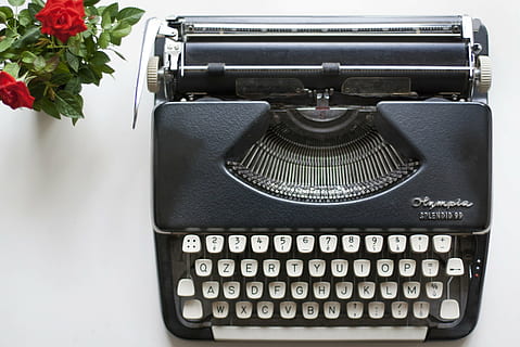 aerial, view photography, black, typewriter, beside, red, roses, rose, journalist, old-fashioned, retro Styled, antique, old, writing, typing, typescript, obsolete, alphabet, technology, no people, indoors, equipment, close-up, machinery, computer equipment, text, single object, metal, studio shot, number, communication, letter, keyboard, 1080P, CC0, public domain, royalty free