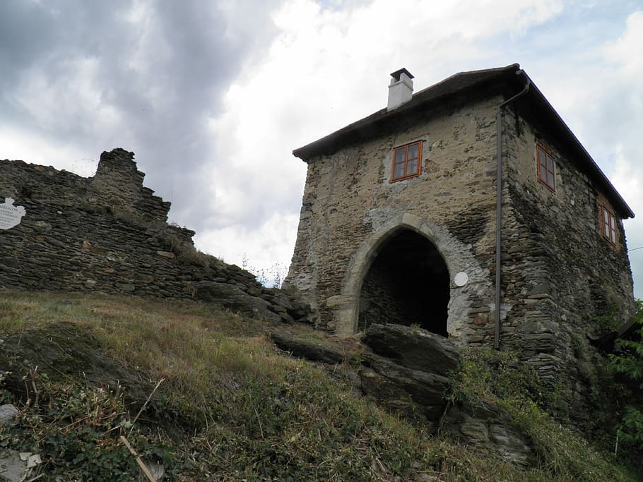 Schloss, hardegg, Tor, alt, Ruinen, historisch, Steine, wolke - himmel, keine Leute, gebaute Struktur, draußen, Himmel, Krieg, die Architektur, Geschichte, Gebäudehülle, die Vergangenheit, Flachwinkelansicht, Gebäude, Natur, Pflanze, Bogen, Tag, Land, Gras, verlassen, Steinwand, Wand, ruiniert, 4K