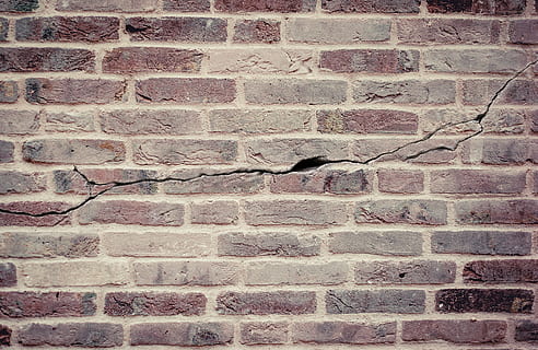 braun, Backsteinmauer Foto, Wand, Ziegel, Riss, gebrochen, Fassade, Steine, gemauerte Gasse, Backstein, Hintergründe, Wandbau - Funktion, Muster, Zement, Ziegelwand, rot, die Architektur, Vollbild, texturiert, gebaute Struktur, keine Leute, Gebäudehülle, Tag, solide, stein material, Rau, Nahansicht, draußen, Design, alt, Struktureffekt, Steinwand, Beton, 2K, CC0, gemeinfrei, lizenzfrei
