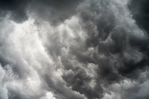 grå, hvid, skyer, luft, himmel, Sky, baggrund, høj, det er i luften, sort, natur, landskab, smuk, storm, udendørs, abstrakt, sæson, vinter, struktur, efterår, regn, regnfuld, orkan, mørk, vejr, storm sky, cloudscape, sky - himmel, dramatisk himmel, tordenvejr, skønhed i naturen, overskyet, våd, humørlig himmel, baggrunde, vind, orkan - storm, skybrud, meteorologi, miljø, cumulus, ildevarslende, ingen mennesker, ekstremt vejr, klima, snestorm, depression - sorg, 5K, CC0, offentligt domæne, royaltyfrie