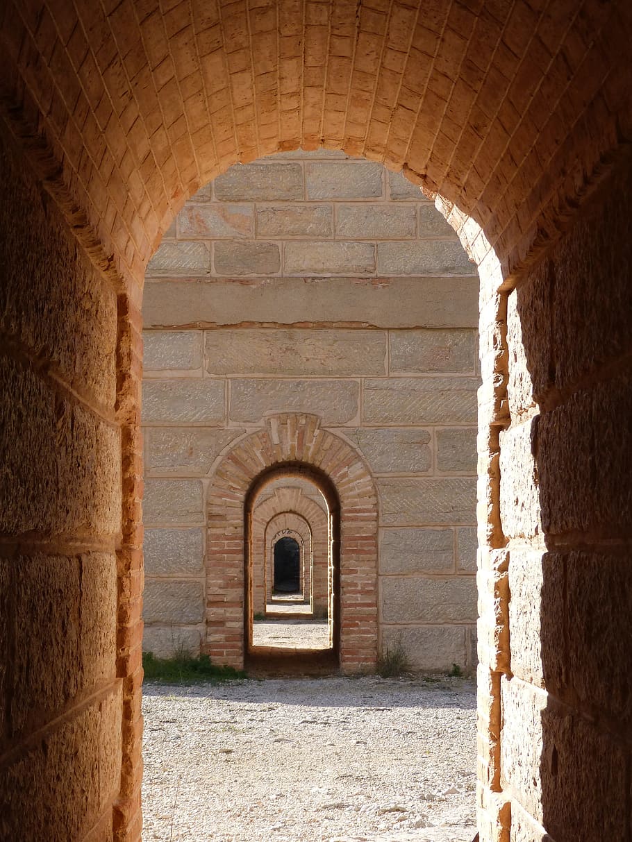 tunel, krok, cihly, bobeda, zdivo, architektura, oblouk, starý, starověké, architektura a budovy, Dějiny, kamenný materiál, stavba, Evropa, exteriér budovy, středověký, stará zřícenina, destinace, minulost, nikdo, budova, den, nástěnný prvek, zeď, vchod, cihlový, venku, pasáž, dveře, pevnost, kamenná zeď, architektonický sloup, starověké civilizace, dávná historie, 4K
