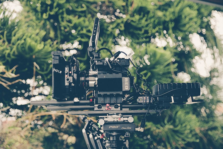selektiv, fokus fotografering, sort, enhed komponent, grå, elektronisk, enhed opsætning, video-optager, træ, video kamera, kamera, video, transportmidler, jernbanespor, tog, transportform, ingen mennesker, teknologi, dag, udendørs, olie pumpe, plante, natur, selektiv fokusering, vækst, Mark, fokus på forgrunden, maskineri, sollys, høj vinkel visning, jord, udstyr, forbindelse, maskindel, kunstkultur og underholdning, 5K