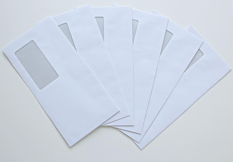 sis, blanc, sobres amb finestres, sobre, publicació, paper, lletres, sobres, sortir, missatge, adreça, correu electrònic, comunicació, companya, escolar, quantitat de paper, correu aeri, enviar, tir de l'estudi, cap gent, a l'interior, primer pla, còpia espai, Color blanc, carta, fons blanc, natura morta, disseny, sol objecte, vista d’angle alt, senzillesa, creativitat, en blanc, buit, directament a sobre, forma, configuració, 4K