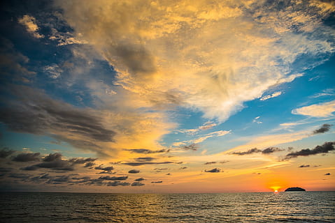 kyst, seas, solnedgang, hav, skyer, himmel, farger, vann, bølger, kystlinje, kveld, skumring, oransje, orb, Seascape, refleksjon, shore, landskap, panorama, fargerik, horisont, natur, sommer, sky - himmel, sol, Strand, sollys, scenics, utendørs, skjønnhet i naturen, naturskjønnhet - natur, horisont over vann, ro, rolig scene, idylliske, dramatisk himmel, oransje farge, ingen folk, land, vannkanten, 1080P, CC0, offentlig domene, opphavsrett gratis