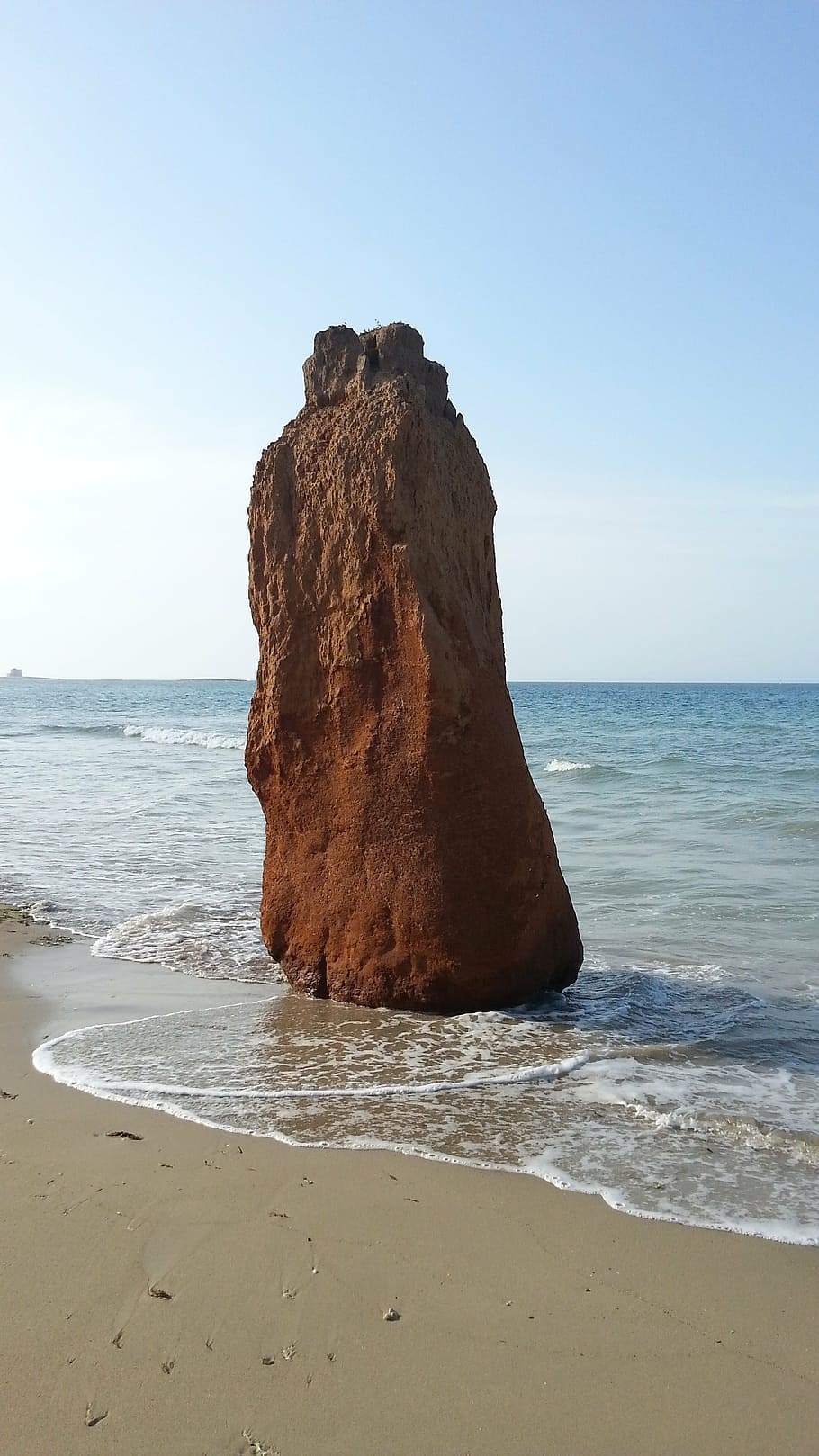 torre, guaceto, pila, mar, platja, terra, cel, horitzó sobre l’aigua, aigua, horitzó, bellesa a la natura, escenics - natura, cel clar, sorra, moviment, onada, naturalesa, rock, tranquil·litat, escena tranquil·la, formació de roca, cap gent, pila de roca, 2K