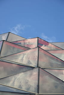 ventanas, reflexión, nubes, cielo azul, cielo, azul, geometría, anglos, París, nube - cielo, al aire libre, día, nadie, vista de ángulo bajo, estructura construida, arquitectura, naturaleza, material de vidrio, exterior del edificio, edificio, luz del sol, metal, modelo, moderno, transparente, copia espacio, 5K, CC0, dominio público, libre de derechos