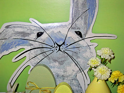 conill de Pasqua, llebre, primavera, Pasqua, figura, conill, color, decoració de pasqua, Feliç Pasqua, bonic, tema de pasqua, ous de Pasqua, targeta de felicitació, ou de Pasqua, decoració, ou, festa, salutacions de pasqua, dolç, osterkorb, personalitzat, decoracions de pasqua, llarga orellada, orelles, tradicionalment, hunny, flor, naturalesa, planta, cap gent, primer pla, color verd, esport, a l'interior, dia, planta amb flors, bellesa a la natura, ala dels animals, art i artesania, fragilitat, vulnerabilitat, taula, vista d’angle alt, temes d'animals, fauna animal, creativitat, papallona - insecte, cap de flor, papallona, motiu floral, 1080P, CC0, domini públic, lliure de regalies