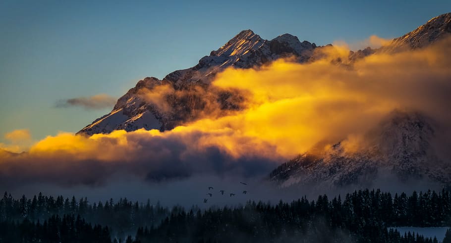 munte în timpul nopții, Munte, alpin, Austria, nori, alp, peisaj, Abendstimmung, ceaţă, stâncă, peisaj montan, munţi, panoramă, apus de soare, cer, natură, copac, incendiu de pădure, scenics, frumusețe în natură, dramatic cer, nor - cer, mediu inconjurator, pădure, scenice - natura, teren, foc - fenomen natural, ardere, foc, plantă, nici o persoana, în aer liber, varf de munte, Brad, ceață și fum, pini de pădure, 4K