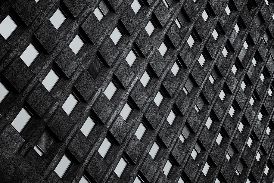 fotografie ve stupních šedi, kovový plot, černá betonová budova, budova, architektura, okno, vzor, struktura, geometrický, deutschland, Německo, köln, Kolín nad Rýnem, městský, moderní, větrání, geometrie, fasáda, celý rám, stavba, opakování, nikdo, pozadí, nízký úhel pohledu, exteriér budovy, v řadě, design, město, tvar, čtvercový tvar, venku, den, kancelářská budova exteriér, geometrický tvar, 4K