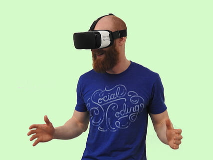 человек, с помощью, черный, белый, очки oculus vr, виртуальная реальность, технология, реальность, виртуальный, наушники, тек, развлекательная программа, футуристический, устройство, рыжеволосый, веселье, связь, беспроводная технология, один человек, повседневная одежда, часть человеческого тела, молодые мужчины, передний план, образ жизни, подтягивать, в помещении, настоящие люди, развлекательная деятельность, постоянный, молодой человек, Футболка, солнцезащитные очки, мода, текст, волосы на лице, люди, синий, подросток, 4K, CC0, общественное достояние, роялти бесплатно
