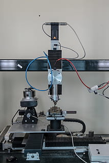 stroj, vrtat, robot, paže, technologie, robotické rameno, robotika, kawasaki, Věda, tech, elektronika, automatizace, uvnitř, zdravotnictví a lékařství, nikdo, stroje, detail, nemocnice, stálý život, spojení, lékařské vybavení, přesnost, sdělení, stůl, zařízení, způsob dopravy, řízení, kov, vzdělání, výzkum, optometristou, 2K, CC0, veřejná doména, bez autorských práv
