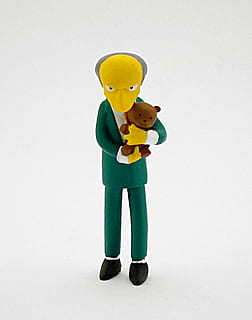 Simpsons, tegning, tegn, legetøj, snemand, tegneserie, hvid baggrund, produkt, retro, studio skud, barndom, indendørs, smilende, skåret ud, hanner, lykke, fuld længde, afkom, grøn farve, repræsentation, gul, barn, herrer, mennesker, kopiere plads, stående, drenge, menneskelig lem, menneskelige arm, arme hævet, 1080P, CC0, offentligt domæne, royaltyfrie