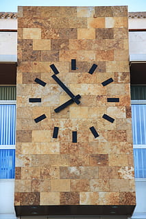 hodiny, čas, murcia, architektura, stavba, nikdo, exteriér budovy, den, nástěnný prvek, budova, automatický post produkční filtr, venku, přenos tisku, přesnost, minulost, Dějiny, město, zeď, vzor, průmysl, okno, ciferník, minutová ručička, 4K, CC0, veřejná doména, bez autorských práv