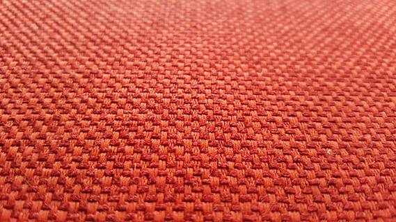 modello, stoffa, tessuto, struttura, Materiale, decorativo, ripetere, sfondi, strutturato, fotogramma intero, rosso, tessile, avvicinamento, nessuno, in casa, messa a fuoco selettiva, lana, primo piano estremo, industria, tappeto - arredamento, natura morta, zerbino, stuoia, filo, intrecciata, morbidezza, pelle, vestiti caldi, 5K, CC0, dominio pubblico, privo di copyright