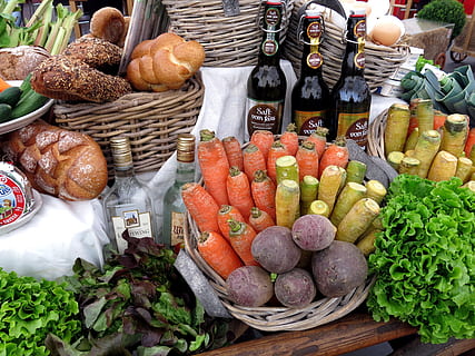 vegetales, pasteles, botellas, marrón, mesa, un pan, cesta, cocinar, ingredientes, comer, disfrutar, compras, más, botella, jugo, ensalada, zanahorias, vistoso, color, granja, sano, agricultura, cosecha, vegano, vegetariano, frisch, Fresco, comida, vegetal, mercado, frescura, de venta, comida y bebida, alimentación saludable, elección, Al por menor, envase, puesto en el mercado, bienestar, variación, en venta, gran grupo de objetos, tubérculo, Fruta, día, Zanahoria, abundancia, exhibición al por menor, nadie, 4K, CC0, dominio público, libre de derechos