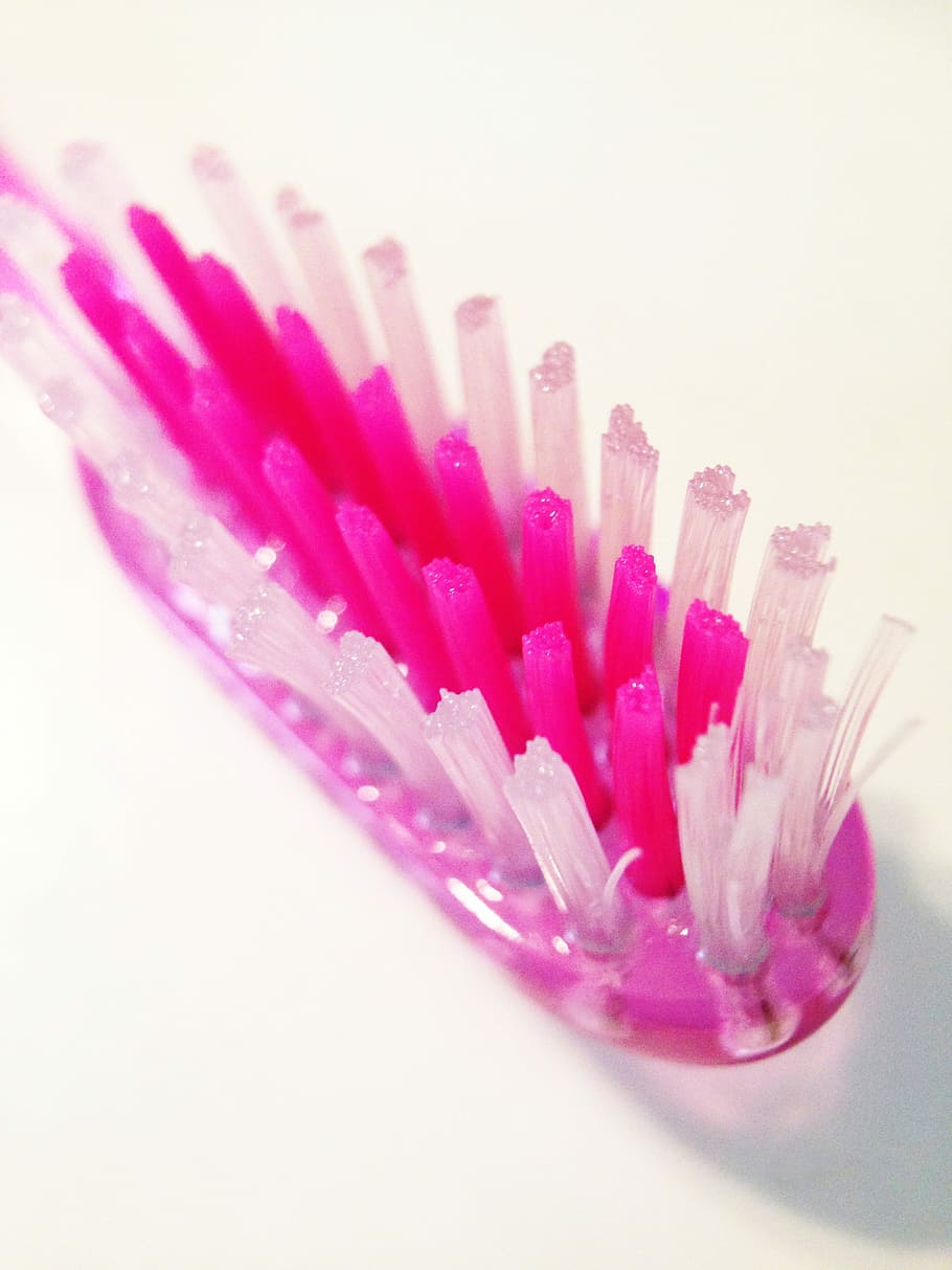 Bürste, Zähne, Borsten, pinke Farbe, Studioaufnahme, weißer Hintergrund, pastellfarben, Nahansicht, keine Leute, drinnen, Stillleben, große gruppe von gegenständen, selektiver Fokus, mehrfarbig, Wahl, Variation, Kunst und Handwerk, lila, Blume, High Angle View, Fülle, Frische, Sammlung, 2K