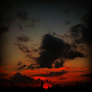 silencio, noche, nubes, brillo, puesta de sol, cielo, nube - cielo, belleza en la naturaleza, silueta, paisajes - naturaleza, color naranja, escena tranquila, tranquilidad, naturaleza, cielo dramático, nadie, idílico, al aire libre, oscuridad, vista de ángulo bajo, árbol, escena no urbana, temor, cielo romantico, ominoso, 1080P, CC0, dominio público, libre de derechos