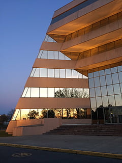 edificio, reflexión, escaparate, Aurora, arquitecto, arquitectura, Mañana, Montreal, Canadá, trabajo, moderno, estructura construida, exterior del edificio, edificio de oficinas, escena urbana, material de vidrio, ventana, negocio, al aire libre, fachada, cielo, cielo limpio, nadie, naturaleza, ciudad, día, oficina, vista de ángulo bajo, planta, árbol, edificio de oficinas exterior, azul, vaso, 2K, CC0, dominio público, libre de derechos
