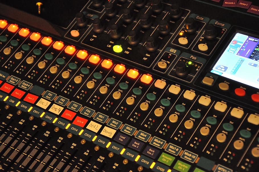 mixer, controller, musik, teknologi, elektronikindustrien, kontrollere, lyd mixer, kontrolpanel, meddelelse, lydoptagelsesudstyr, lydudstyr, indendørs, tæt på, ingen mennesker, kunstkultur og underholdning, lydstudie, fuld ramme, studie, belyst, udstyr, knop, multi farvet, trykknap, tastatur, 4K
