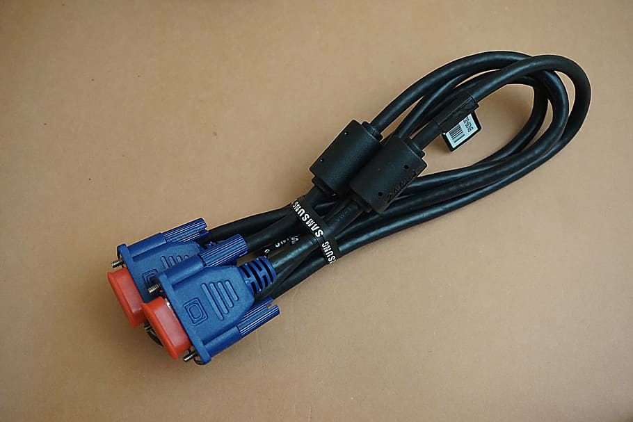 connectors, cable, cable vga, xarxa, connexió, accessori, digital, ordinador, equipament, corda, electrònica, tecnologia, negre, a l'interior, sol objecte, cap gent, taula, comunicació, primer pla, natura morta, tir de l'estudi, pistola, metall, fons de colors, vista d’angle alt, arma, color negre, cable d’ordinador, equipament elèctric, 5K