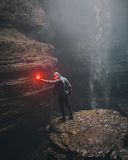 du er, guiden, harry, mand, bedrift, rød, lys, inde, hule, ved siden af, vandfald, flare, #spelunking, #caving, #visionquest, #vandfald, #hiking, en person, rigtige mennesker, stående, fuld længde, natur, fritidsaktivitet, klippe, bevægelse, rock-objekt, livsstil, scenics - natur, solid, herrer, varme - temperatur, vand, lang eksponering, skønhed i naturen, røg - fysisk struktur, udendørs, magt i naturen, 5K, CC0, offentligt domæne, royaltyfrie